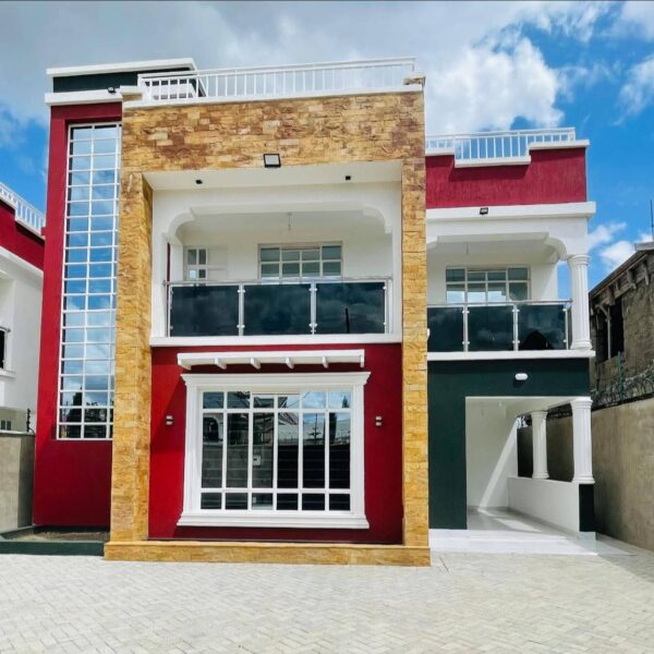 4 Bedroom Master ensuite plus a family room