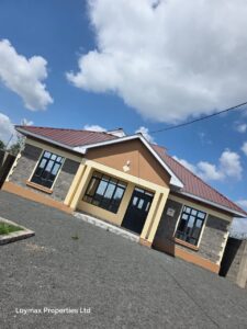 Spacious 4-Bedroom All-Ensuite House to Let – Own Compound
