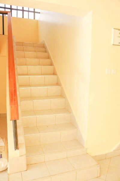 SPACIOUS 5-BEDROOM HOUSE TO LET – YUKOS AREA