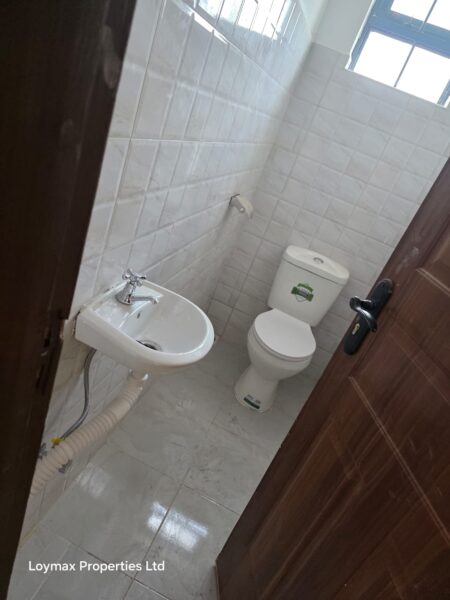 Spacious 4-Bedroom All-Ensuite House to Let – Own Compound