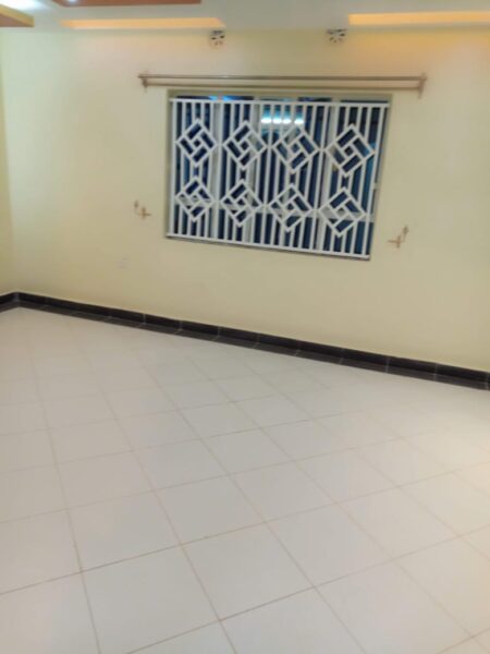 3bedrooms nyankongo 33k master ensuite