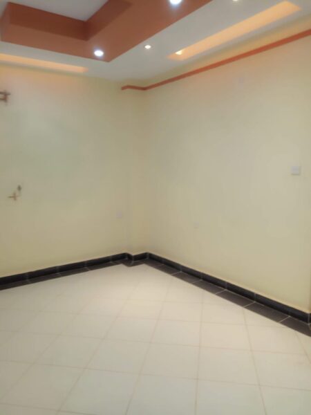 3bedrooms nyankongo 33k master ensuite