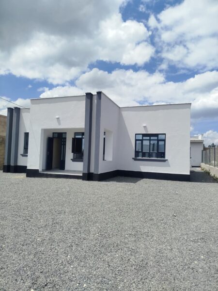 3 Bedroom Flat Roof House with Detached SQ for Sale in Acacia Kitengela – 900m from Namanga Road (KSh 11M Negotiable)