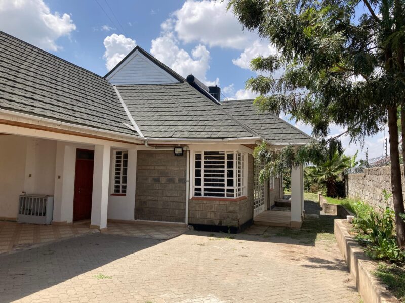 5 Bedroom All Ensuite House with SQ on ½ Acre for Sale in Kitengela Chuna (5th Campus Rd) – 700m from Namanga Road (KSh 25M O.N.O)