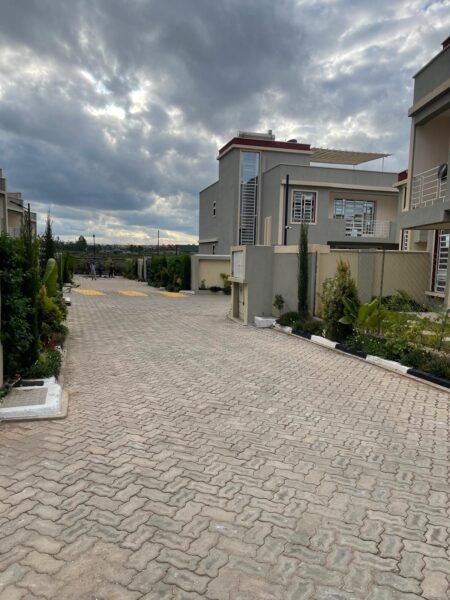 4 Bedroom Villa + DSQ for Rent – Prime Estate, Muigai, Kitengela